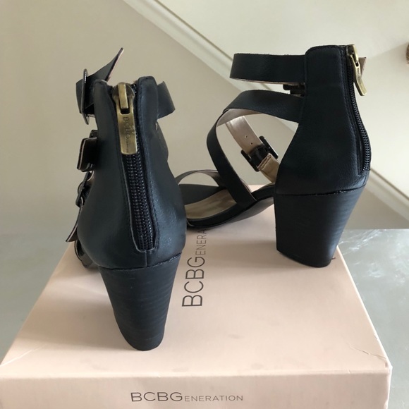 BCBG generation black strap shoes! - Picture 4 of 4